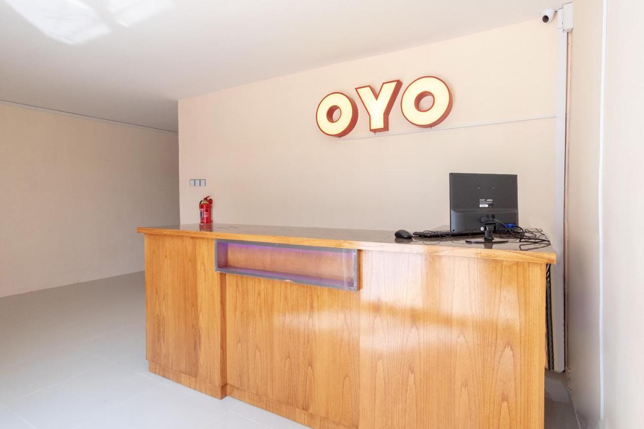 Oyo 2895 Paranginan Residence Medan Exterior foto